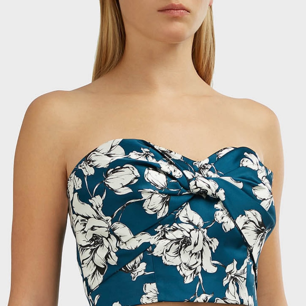 AMUR Ona Bustier Crop Top Twisted Front